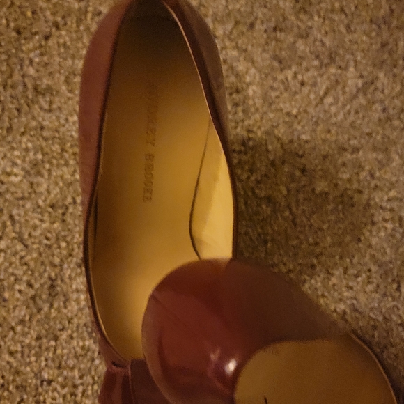 Pre owned Audrey Brooke burgundy Heels size 10 - Picture 3 of 9